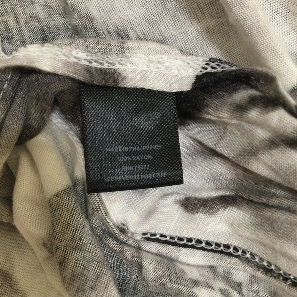 Simply Vera Vera Wang Sleeveless Black & White Floral Tank with Crystals Size L - Picture 7 of 9